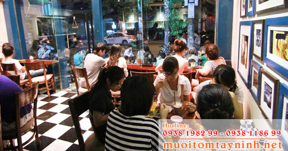 Sinh viên Sài Gòn thích tụ tập ăn uống cùng bạn bè